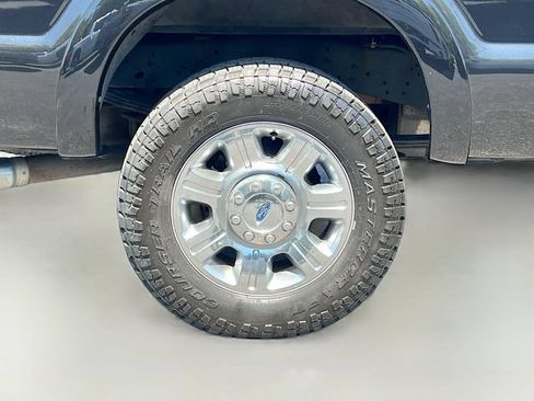 Used 2015 Ford F250 Lariat w/ Chrome Package AWD/4WD image 32