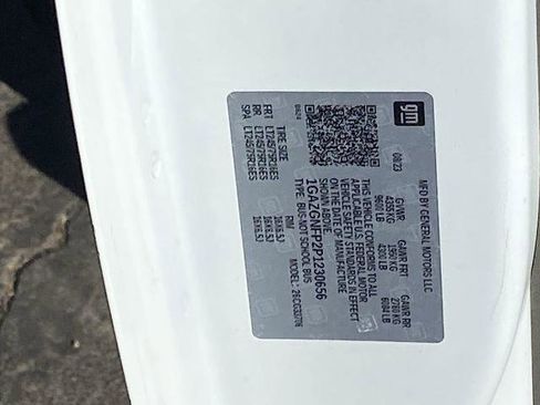 Used 2023 Chevrolet Express 3500 LS image 27