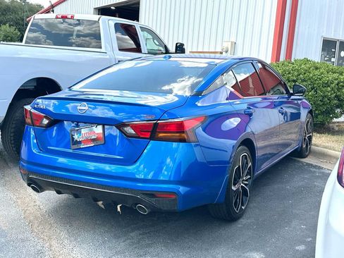Used 2025 Nissan Altima 2.5 SR FWD image 4