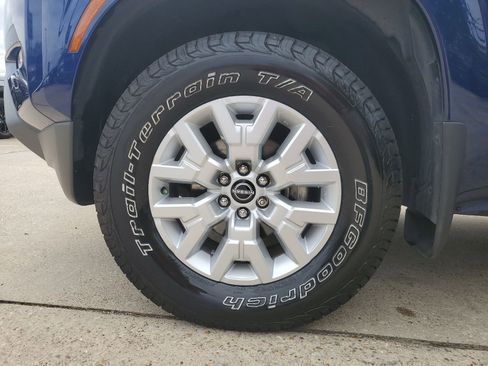 Used 2022 Nissan Frontier SV AWD/4WD image 7