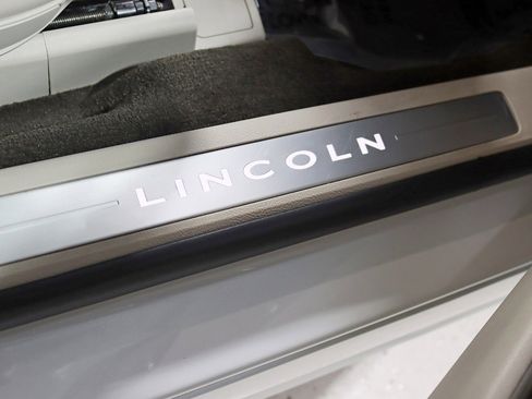 Used 2020 Lincoln Continental Reserve image 15