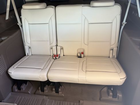 Used 2021 GMC Yukon XL Denali AWD/4WD image 12