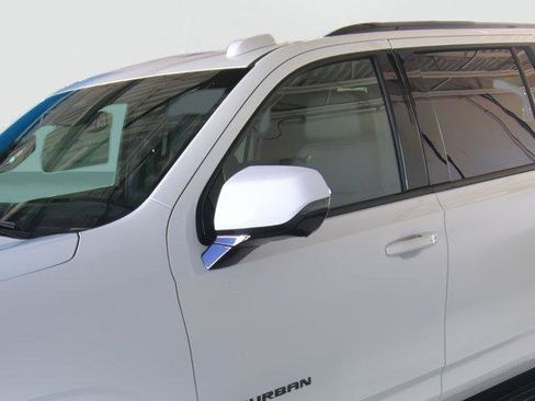 New 2026 Chevrolet Suburban RST image 8