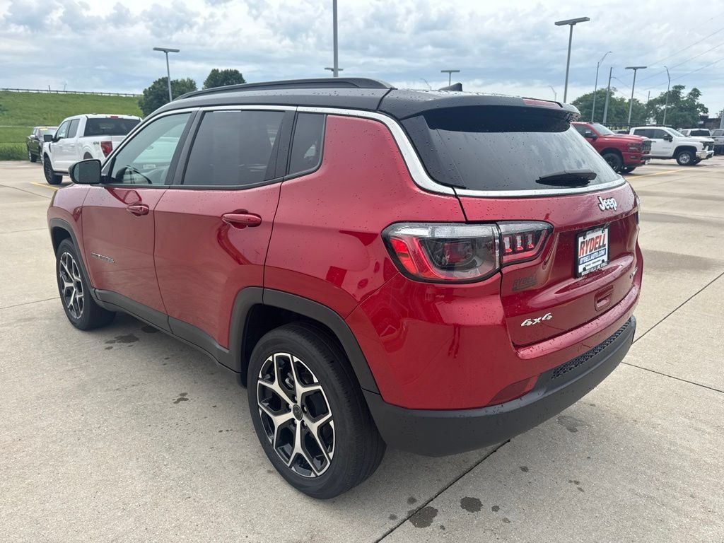 Used 2025 Jeep Compass Limited AWD/4WD image 23