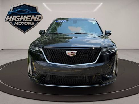 Used 2024 Cadillac XT6 Sport w/ Technology Package AWD/4WD image 9