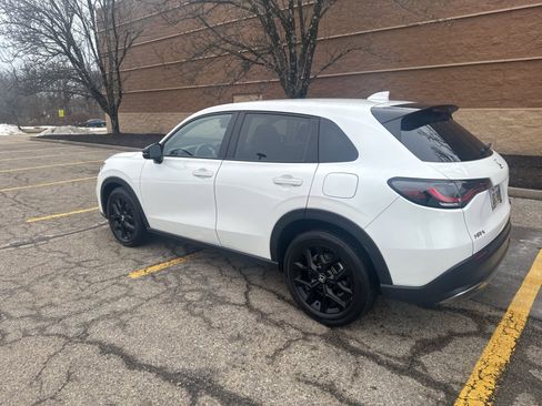 Certified 2023 Honda HR-V Sport image 5