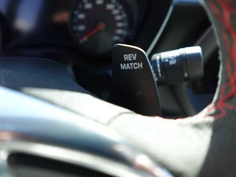 Used 2019 Chevrolet Camaro ZL1 image 21