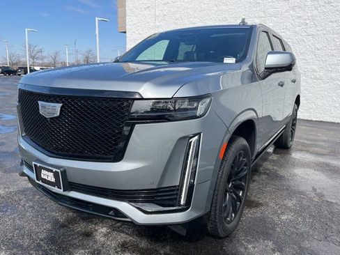 Used 2024 Cadillac Escalade Sport Platinum w/ LPO, ONYX Package image 3