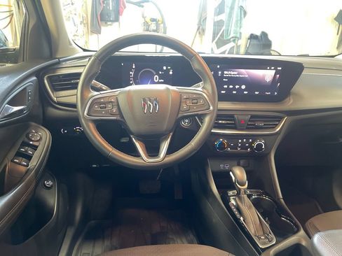 Used 2024 Buick Encore GX Preferred w/ Comfort Package AWD/4WD image 17