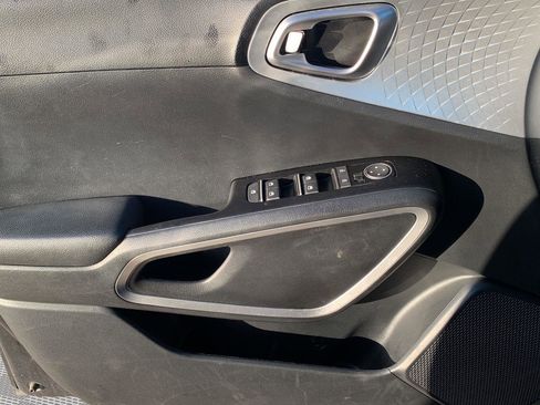 Used 2024 Kia Soul LX w/ Option Group 015 image 18