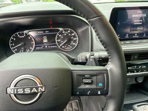 Used 2025 Nissan Rogue SV AWD/4WD image 21