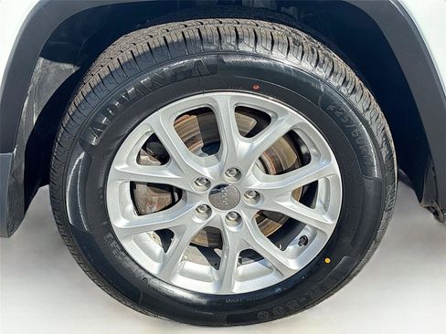 Used 2017 Jeep Cherokee Latitude image 31