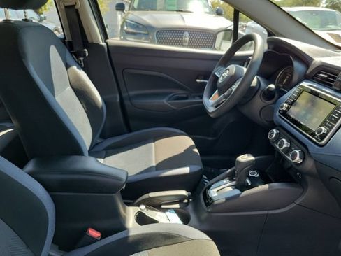 Used 2025 Nissan Versa SV FWD image 30