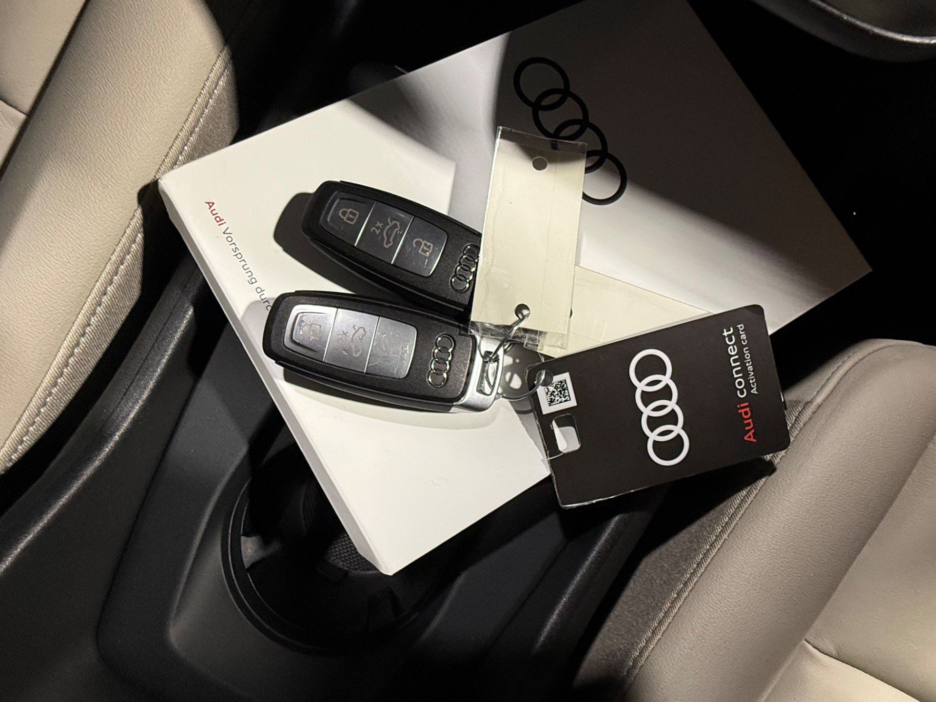 Used 2023 Audi Q4 e-tron Premium Plus w/ Premium Plus AWD/4WD image 28