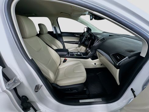 Used 2021 Ford Edge Titanium w/ Cargo Accessory Package FWD image 30