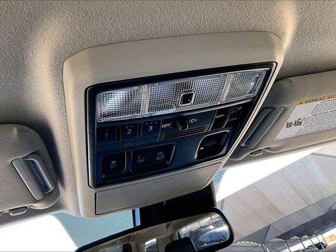 Used 2024 Toyota 4Runner SR5 Premium image 30