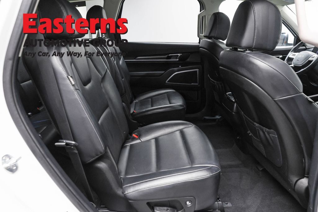 Used 2025 Kia Telluride S FWD image 24