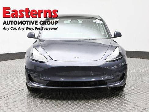 Used 2023 Tesla Model 3 Standard Range image 2