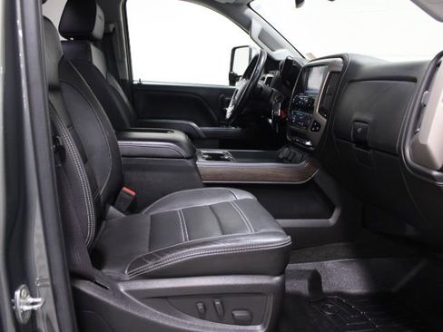 Used 2017 GMC Sierra 2500 Denali w/ Duramax Plus Package AWD/4WD image 25