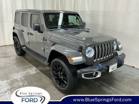 Used 2022 Jeep Wrangler Unlimited Sahara w/ Cold Weather Group AWD/4WD image 1
