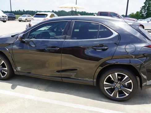 Used 2026 Lexus UX 300h FWD w/ Accessory Package (2T) image 4
