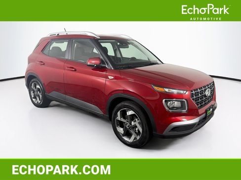 Used 2025 Hyundai Venue SEL FWD image 1