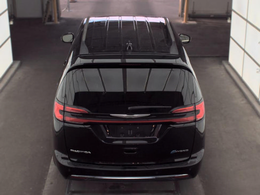 Used 2024 Chrysler Pacifica Limited FWD image 4