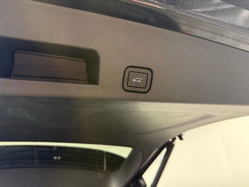 New 2025 Chevrolet Traverse LT w/ Enhanced Driving Package image 11