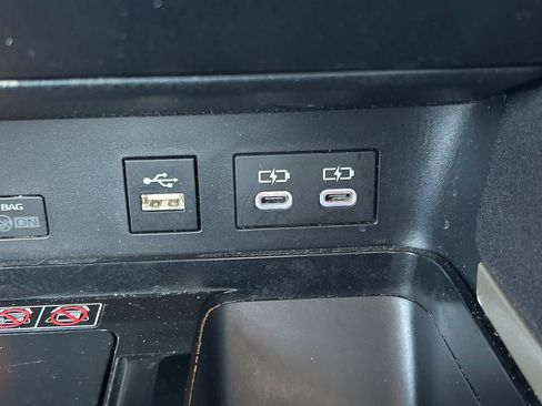 Used 2025 Toyota Camry LE image 27