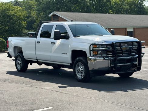 Used 2018 Chevrolet Silverado 2500 W/T RWD image 4