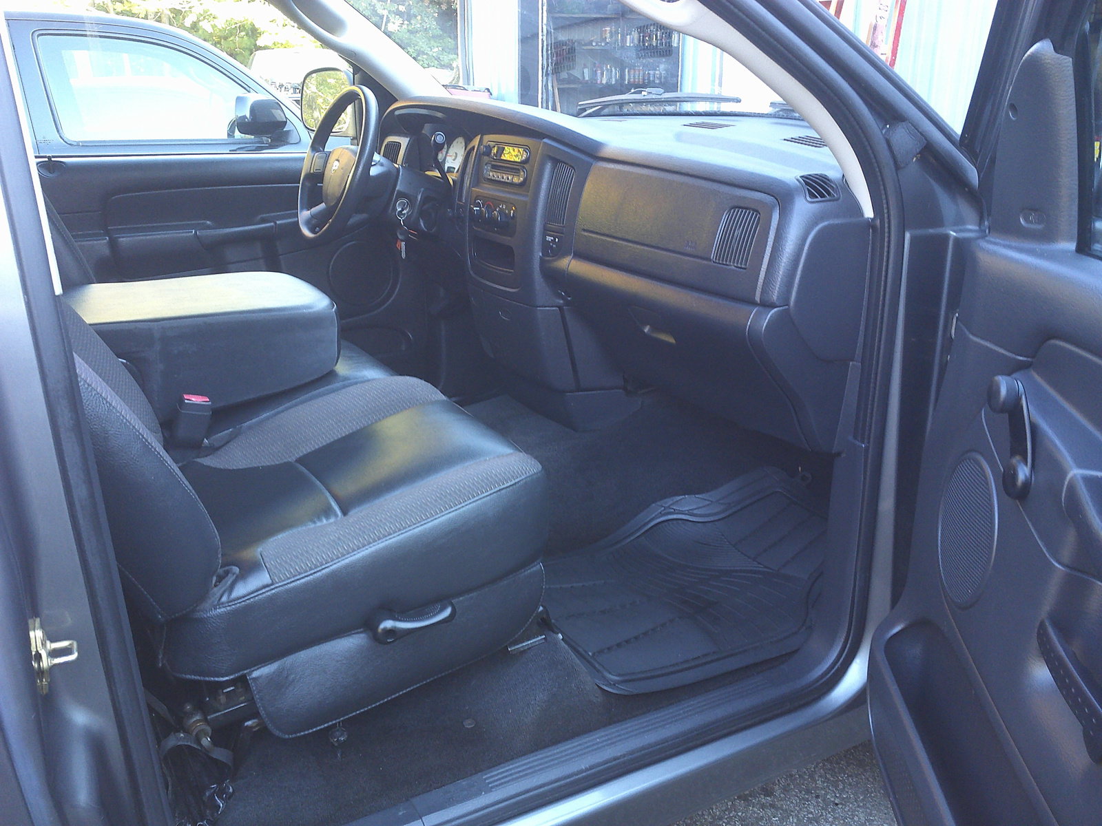 Used 2005 Dodge Ram 1500 Truck ST w/ ST Value Group RWD image 16