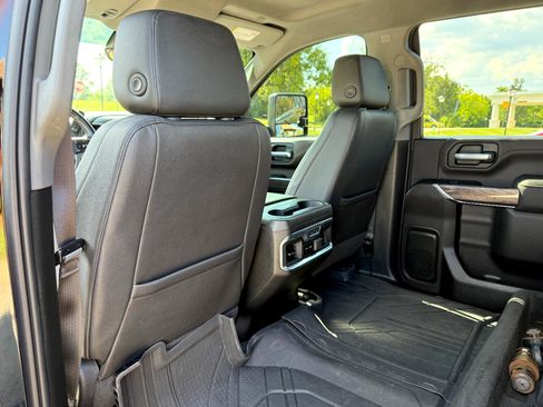 Used 2022 Chevrolet Silverado 2500 LTZ w/ LTZ Plus Package image 16