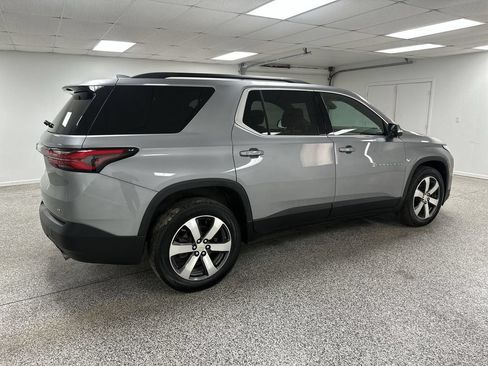 Used 2023 Chevrolet Traverse LT w/ LT Premium Package AWD/4WD image 8