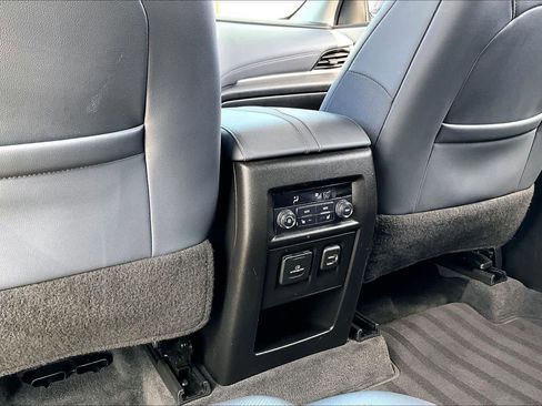 Used 2019 Chevrolet Traverse Premier w/ Driver Confidence II Package image 35