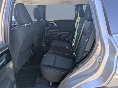 Used 2022 Mitsubishi Outlander ES image 13