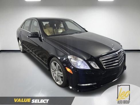 Used 2013 Mercedes-Benz E 350 Sedan image 4
