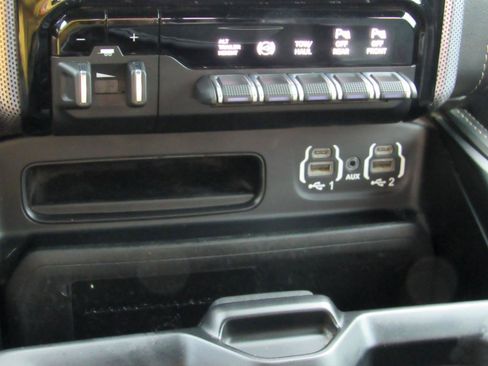 Used 2021 RAM 3500 Limited AWD/4WD image 32