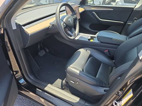 Used 2024 Tesla Model Y Long Range AWD/4WD image 10