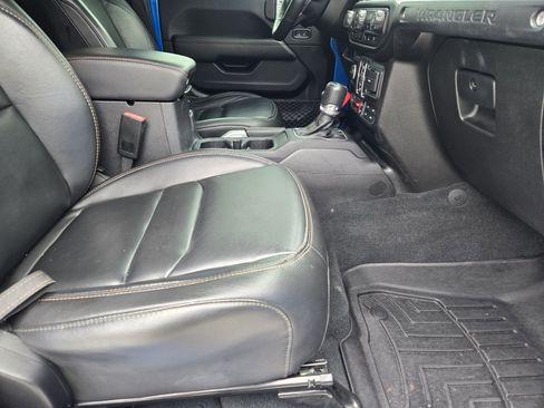 Used 2022 Jeep Wrangler Unlimited Rubicon w/ Xtreme Recon 35" Tire Package image 17