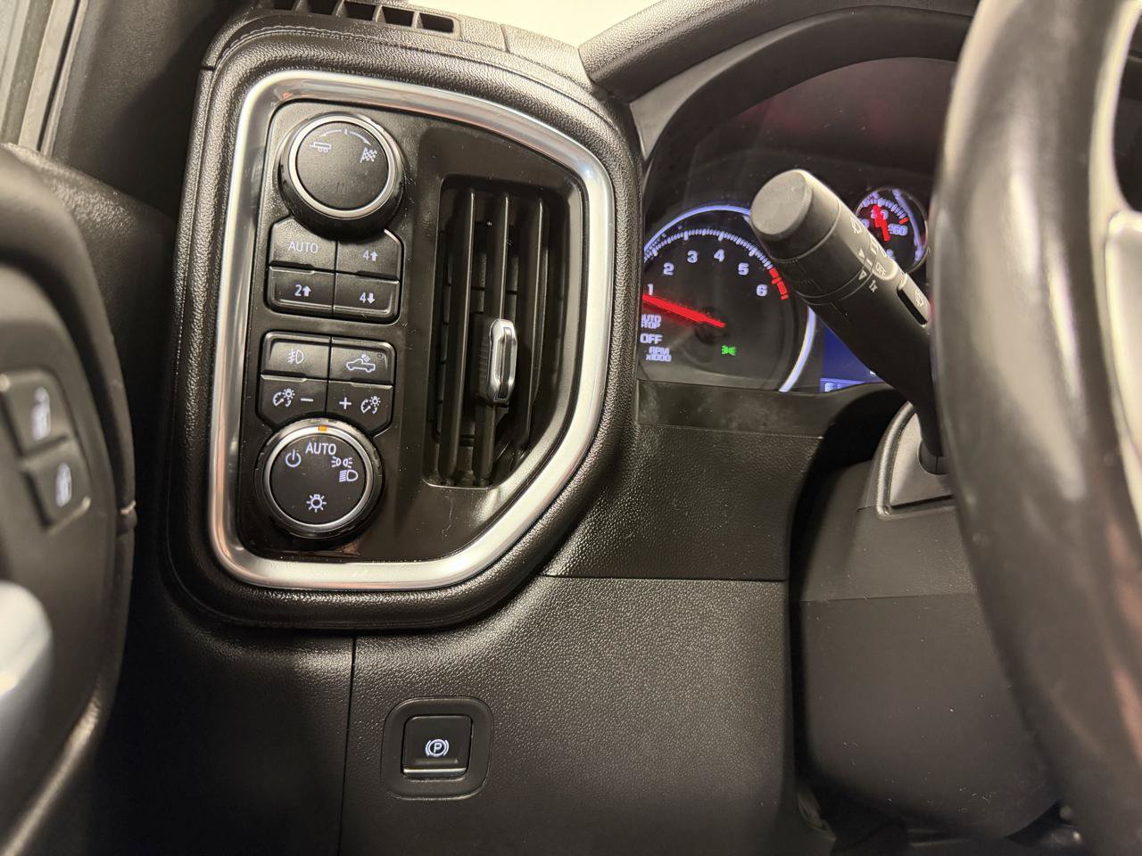 Used 2019 Chevrolet Silverado 1500 RST w/ All-Star Edition AWD/4WD image 27