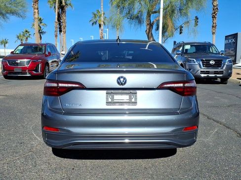Used 2024 Volkswagen Jetta Sport image 6