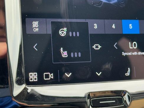 Certified 2025 Volvo XC60 B5 Plus image 21