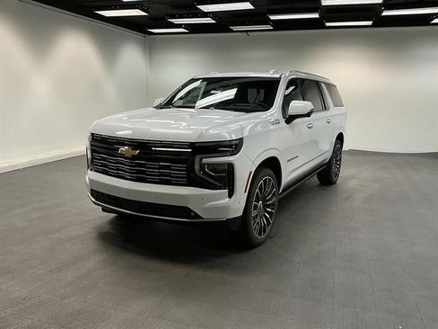 New 2026 Chevrolet Suburban High Country AWD/4WD image 1