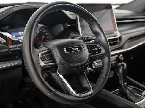 Used 2023 Jeep Compass Limited image 14