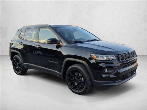 New 2026 Jeep Compass Latitude image 7