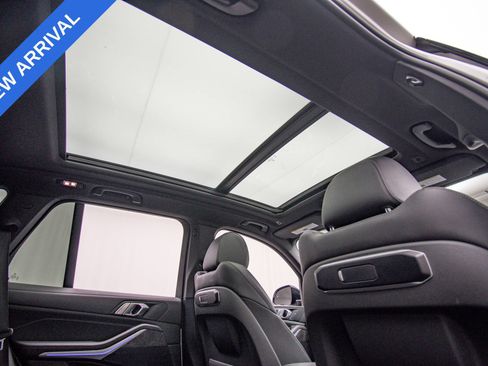 Used 2024 BMW X5 xDrive40i w/ M Sport Package AWD/4WD image 18