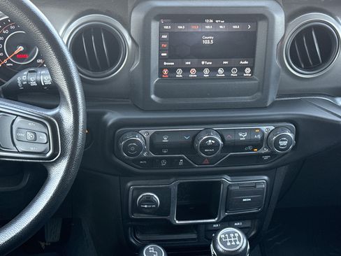 Used 2022 Jeep Wrangler Unlimited Sport AWD/4WD image 28