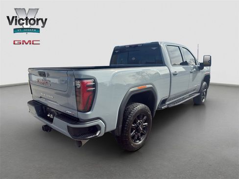 Used 2024 GMC Sierra 2500 AT4 w/ AT4 Premium Plus Package image 9