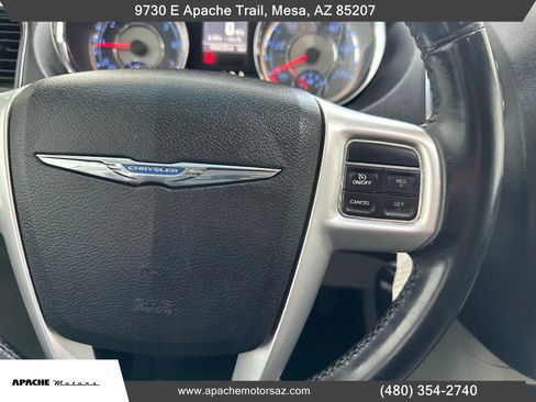 Used 2014 Chrysler Town & Country Touring image 24