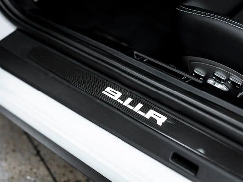 Used 2016 Porsche 911 R image 27